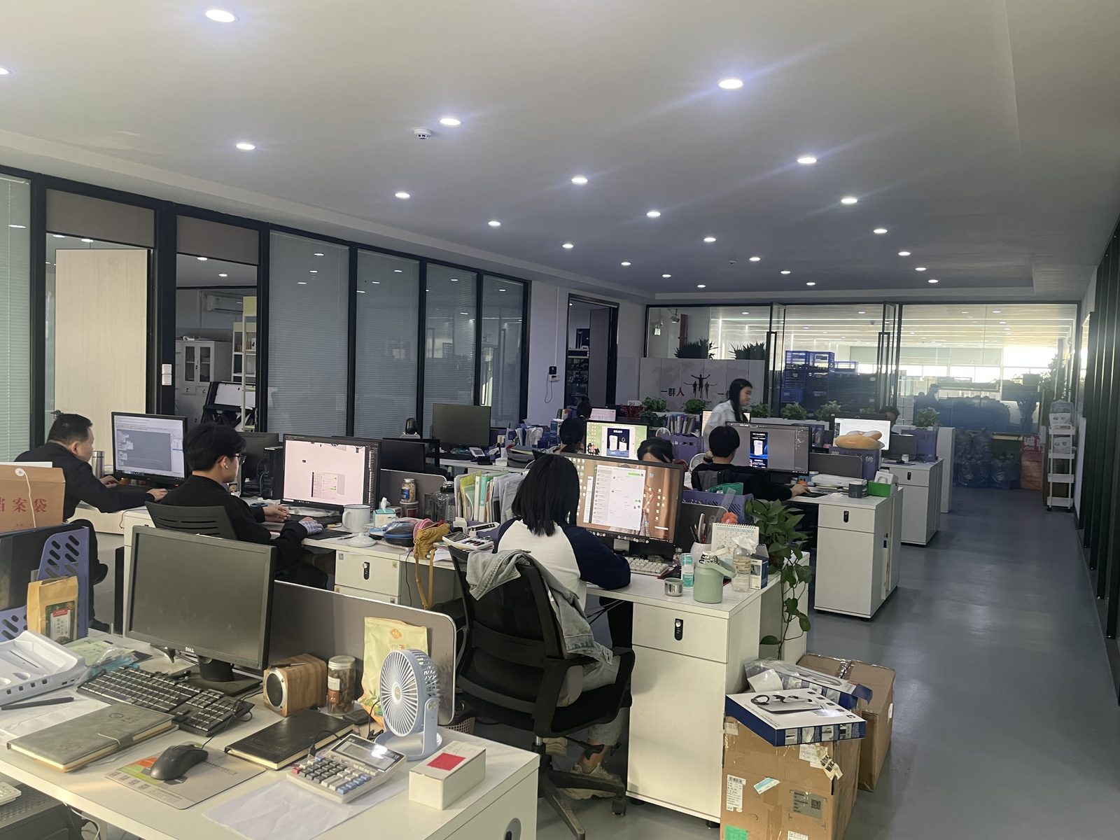 Office and sales support team 2
